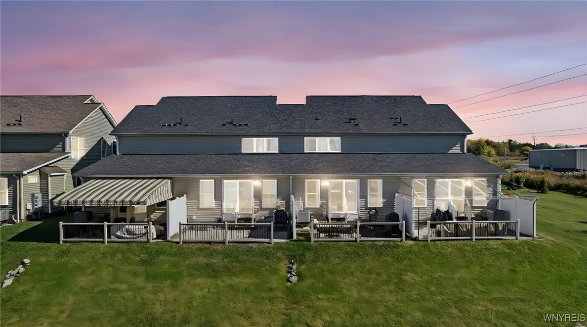 602 Carriage Lane, West Seneca, New York 14224, West Seneca, New York 14224, 2 Bedrooms Bedrooms, 9 Rooms Rooms,2 BathroomsBathrooms,Residential,For Sale,602 Carriage Lane, West Seneca, New York 14224,0,B1642066