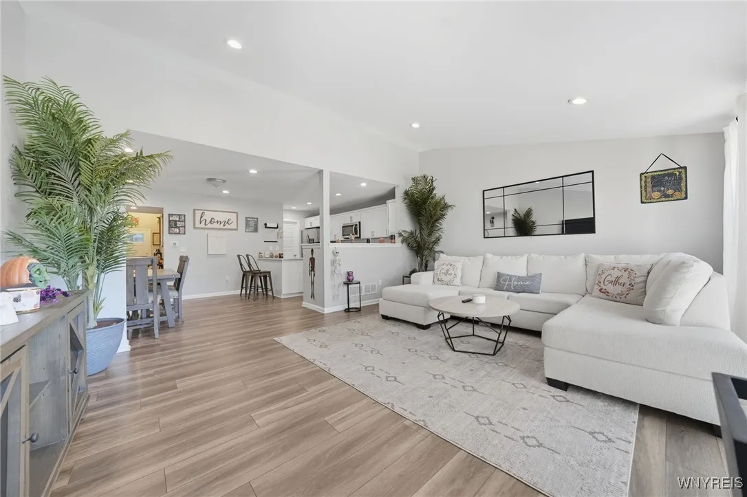 602 Carriage Lane, West Seneca, New York 14224, West Seneca, New York 14224, 2 Bedrooms Bedrooms, 9 Rooms Rooms,2 BathroomsBathrooms,Residential,For Sale,602 Carriage Lane, West Seneca, New York 14224,0,B1642066