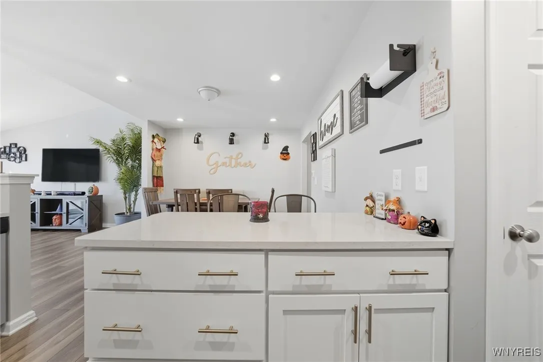 602 Carriage Lane, West Seneca, New York 14224, West Seneca, New York 14224, 2 Bedrooms Bedrooms, 9 Rooms Rooms,2 BathroomsBathrooms,Residential,For Sale,602 Carriage Lane, West Seneca, New York 14224,0,B1642066