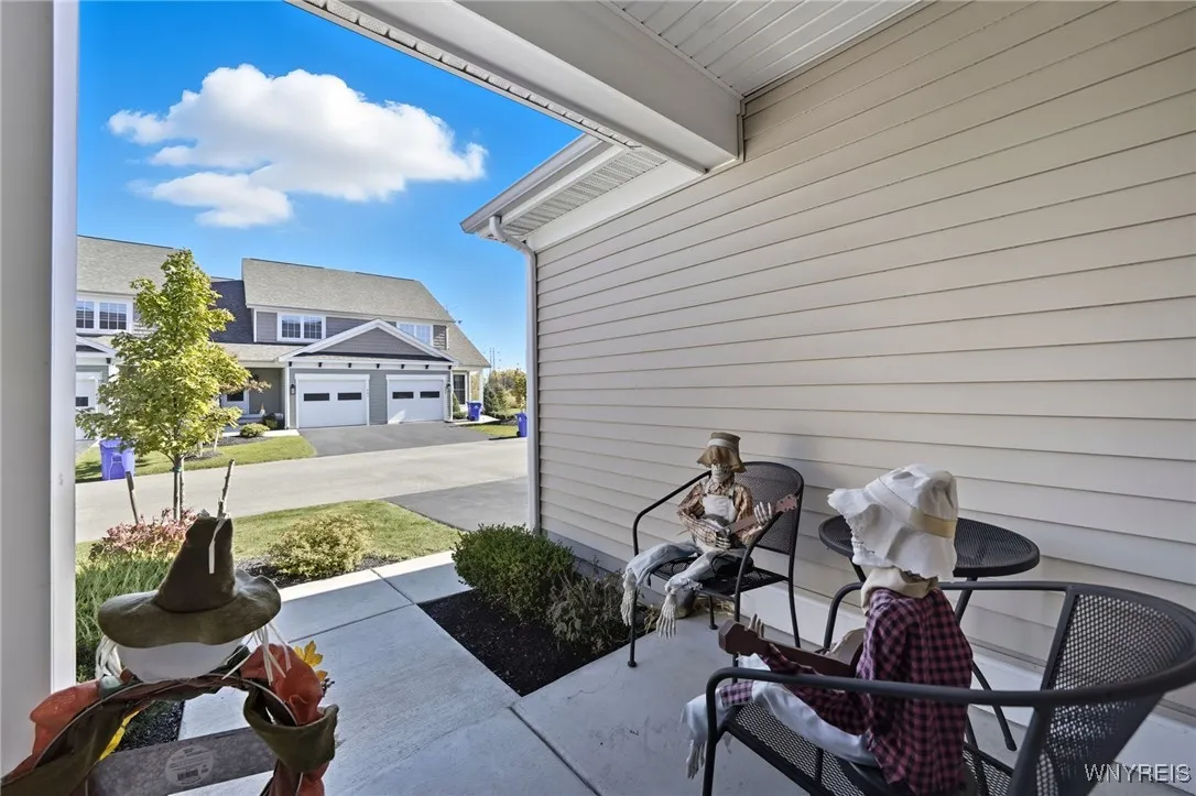 602 Carriage Lane, West Seneca, New York 14224, West Seneca, New York 14224, 2 Bedrooms Bedrooms, 9 Rooms Rooms,2 BathroomsBathrooms,Residential,For Sale,602 Carriage Lane, West Seneca, New York 14224,0,B1642066