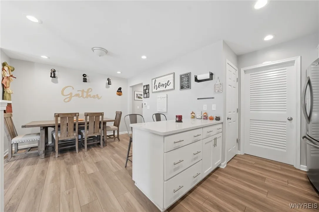 602 Carriage Lane, West Seneca, New York 14224, West Seneca, New York 14224, 2 Bedrooms Bedrooms, 9 Rooms Rooms,2 BathroomsBathrooms,Residential,For Sale,602 Carriage Lane, West Seneca, New York 14224,0,B1642066