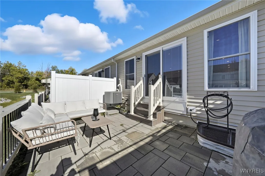 602 Carriage Lane, West Seneca, New York 14224, West Seneca, New York 14224, 2 Bedrooms Bedrooms, 9 Rooms Rooms,2 BathroomsBathrooms,Residential,For Sale,602 Carriage Lane, West Seneca, New York 14224,0,B1642066