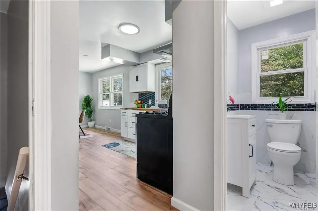 41 Freemont Avenue, Cheektowaga, New York 14043, Cheektowaga, New York 14043, 3 Bedrooms Bedrooms, 6 Rooms Rooms,1 BathroomBathrooms,Residential,For Sale,41 Freemont Avenue, Cheektowaga, New York 14043,0,B1645928