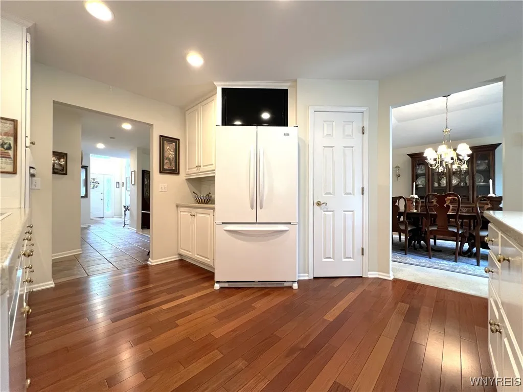 39 Wickendon Court, Amherst, New York 14221, Amherst, New York 14221, 3 Bedrooms Bedrooms, 8 Rooms Rooms,2 BathroomsBathrooms,Residential,For Sale,39 Wickendon Court, Amherst, New York 14221,0,B1645939