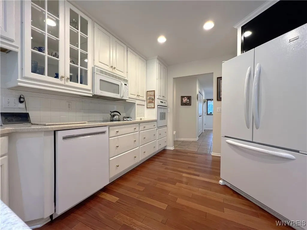 39 Wickendon Court, Amherst, New York 14221, Amherst, New York 14221, 3 Bedrooms Bedrooms, 8 Rooms Rooms,2 BathroomsBathrooms,Residential,For Sale,39 Wickendon Court, Amherst, New York 14221,0,B1645939