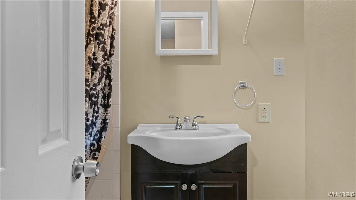 51-55 Washington Street, Lockport Town, New York 1, Lockport City, New York 14094, ,Commercial Sale,For Sale,51-55 Washington Street, Lockport Town, New York 1,0,B1645844