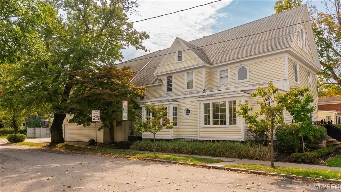 5725 Main Street, Amherst, New York 14221, Amherst, New York 14221, ,Commercial Lease,For Rent,5725 Main Street, Amherst, New York 14221,0,B1645850