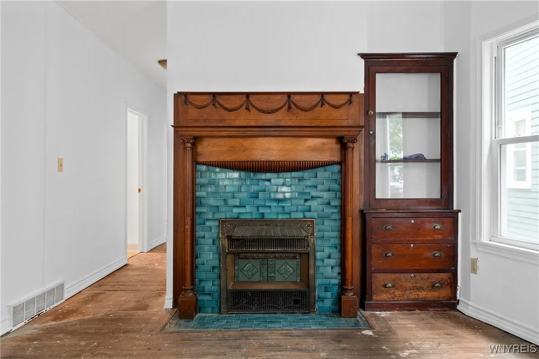 71 Hoyt Street, Buffalo, New York 14213, Buffalo, New York 14213, 4 Bedrooms Bedrooms, 8 Rooms Rooms,2 BathroomsBathrooms,Residential,For Sale,71 Hoyt Street, Buffalo, New York 14213,0,B1645895