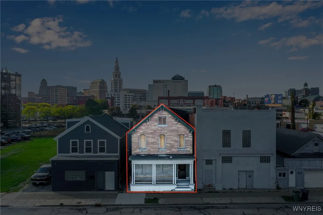 582 Michigan Avenue, Buffalo, New York 14203, Buffalo, New York 14203, 5 Bedrooms Bedrooms, 7 Rooms Rooms,2 BathroomsBathrooms,Residential,For Sale,582 Michigan Avenue, Buffalo, New York 14203,0,B1645727