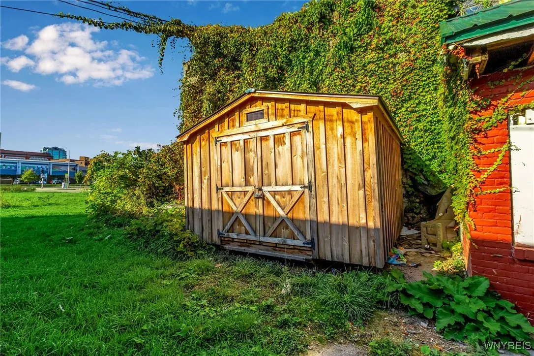 582 Michigan Avenue, Buffalo, New York 14203, Buffalo, New York 14203, 5 Bedrooms Bedrooms, 7 Rooms Rooms,2 BathroomsBathrooms,Residential,For Sale,582 Michigan Avenue, Buffalo, New York 14203,0,B1645727