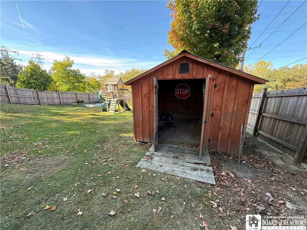 22 Monroe Street, Hanover, New York 14136, Hanover, New York 14136, 3 Bedrooms Bedrooms, 6 Rooms Rooms,1 BathroomBathrooms,Residential,For Sale,22 Monroe Street, Hanover, New York 14136,0,R1645865
