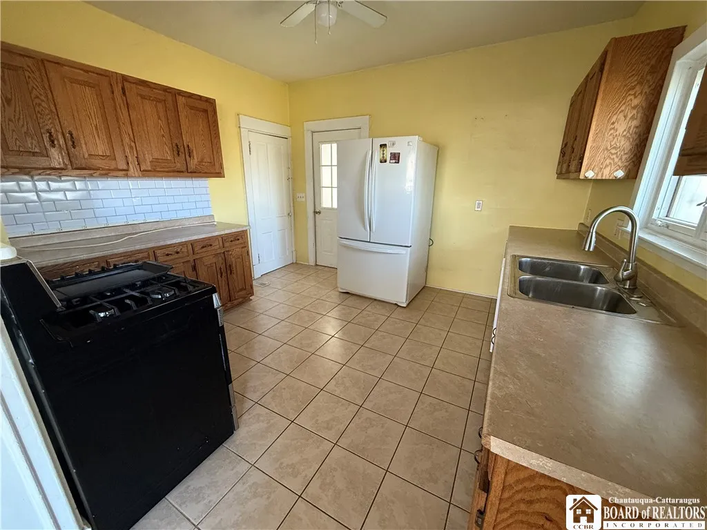 22 Monroe Street, Hanover, New York 14136, Hanover, New York 14136, 3 Bedrooms Bedrooms, 6 Rooms Rooms,1 BathroomBathrooms,Residential,For Sale,22 Monroe Street, Hanover, New York 14136,0,R1645865