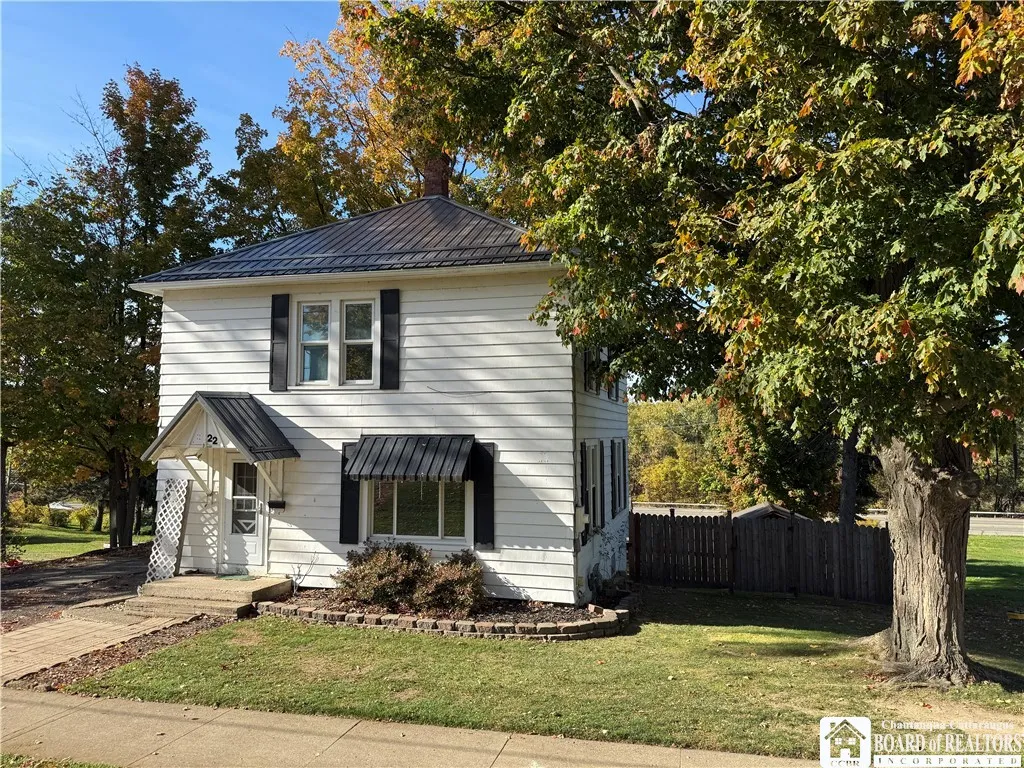 22 Monroe Street, Hanover, New York 14136, Hanover, New York 14136, 3 Bedrooms Bedrooms, 6 Rooms Rooms,1 BathroomBathrooms,Residential,For Sale,22 Monroe Street, Hanover, New York 14136,0,R1645865