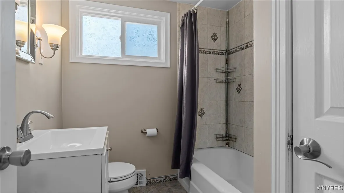 Bathroom 1st Floor