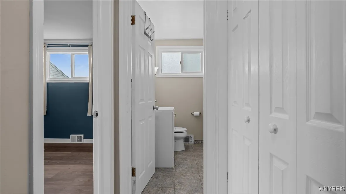 1st Floor Hallway/Closet