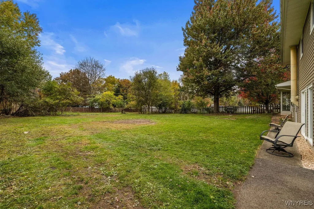 5286 Thompson Road, Clarence, New York 14031, Clarence, New York 14031, 4 Bedrooms Bedrooms, 11 Rooms Rooms,2 BathroomsBathrooms,Residential,For Sale,5286 Thompson Road, Clarence, New York 14031,0,B1645902