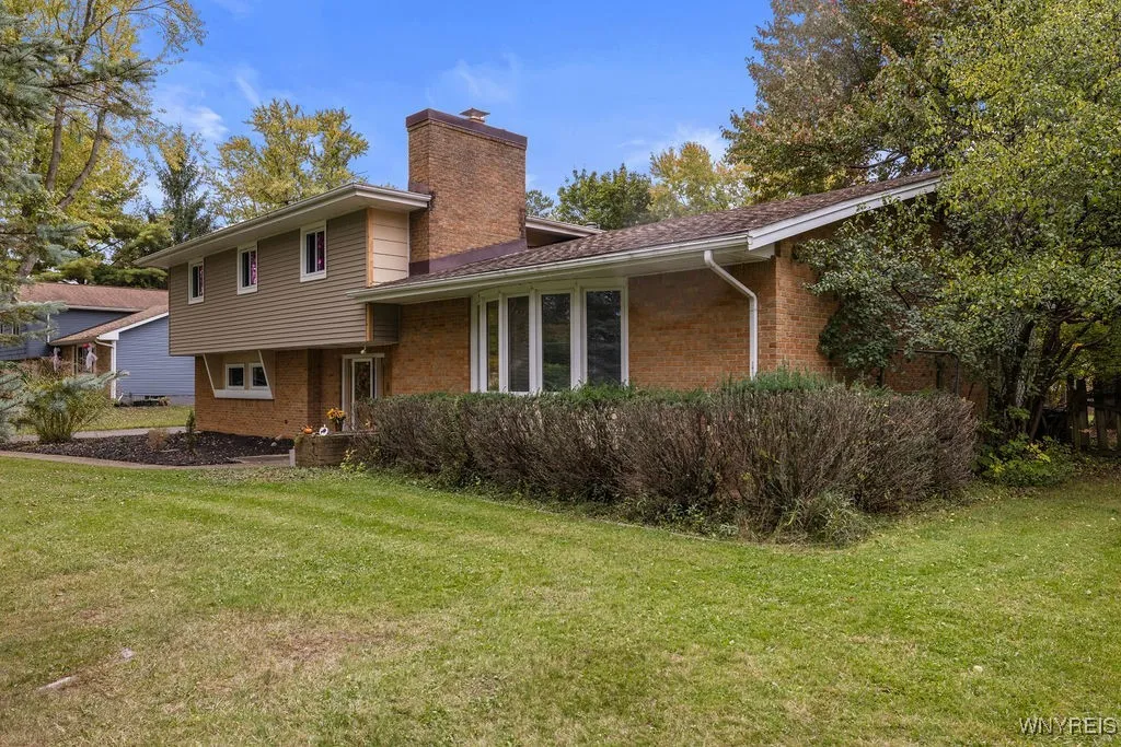 5286 Thompson Road, Clarence, New York 14031, Clarence, New York 14031, 4 Bedrooms Bedrooms, 11 Rooms Rooms,2 BathroomsBathrooms,Residential,For Sale,5286 Thompson Road, Clarence, New York 14031,0,B1645902