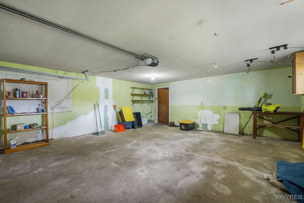 5286 Thompson Road, Clarence, New York 14031, Clarence, New York 14031, 4 Bedrooms Bedrooms, 11 Rooms Rooms,2 BathroomsBathrooms,Residential,For Sale,5286 Thompson Road, Clarence, New York 14031,0,B1645902