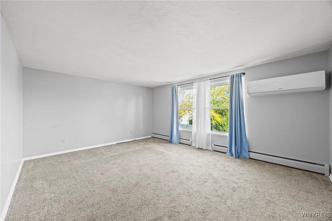 250 Montrose Avenue, Tonawanda, New York 14223, Tonawanda, New York 14223, 8 Bedrooms Bedrooms, ,5 BathroomsBathrooms,Residential,For Sale,250 Montrose Avenue, Tonawanda, New York 14223,0,B1645810