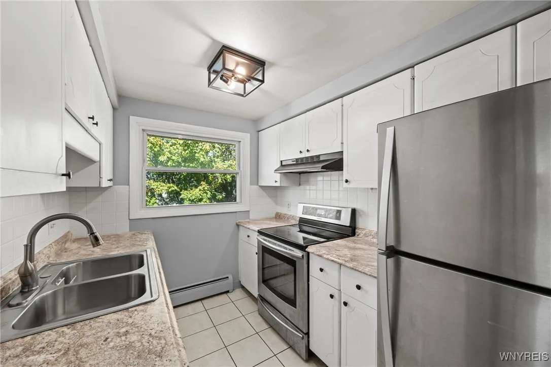 250 Montrose Avenue, Tonawanda, New York 14223, Tonawanda, New York 14223, 8 Bedrooms Bedrooms, ,5 BathroomsBathrooms,Residential,For Sale,250 Montrose Avenue, Tonawanda, New York 14223,0,B1645810