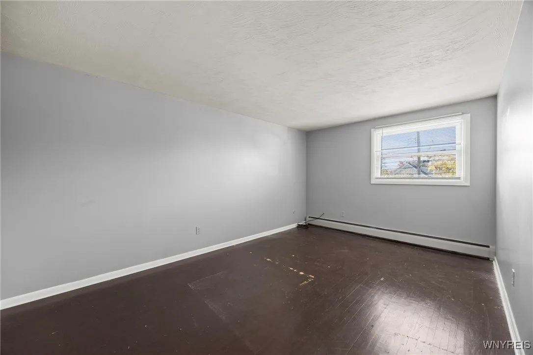 250 Montrose Avenue, Tonawanda, New York 14223, Tonawanda, New York 14223, 8 Bedrooms Bedrooms, ,5 BathroomsBathrooms,Residential,For Sale,250 Montrose Avenue, Tonawanda, New York 14223,0,B1645810