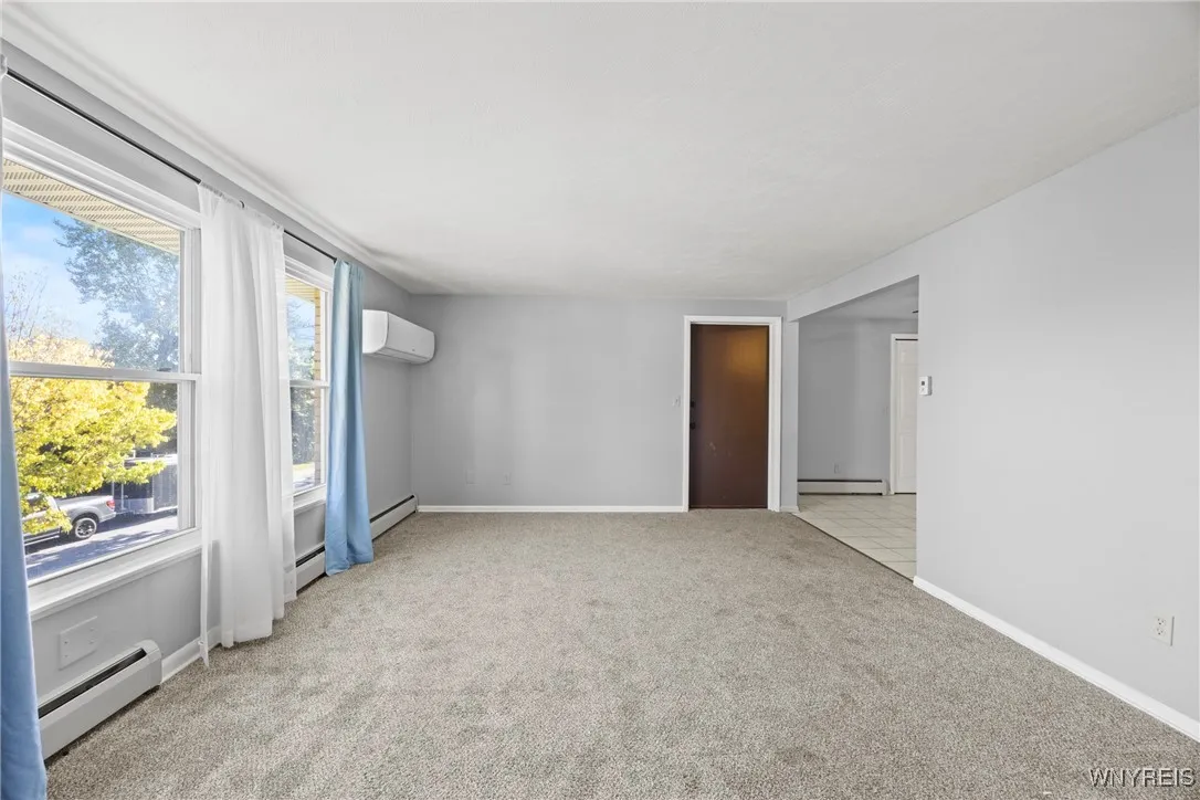 250 Montrose Avenue, Tonawanda, New York 14223, Tonawanda, New York 14223, 8 Bedrooms Bedrooms, ,5 BathroomsBathrooms,Residential,For Sale,250 Montrose Avenue, Tonawanda, New York 14223,0,B1645810