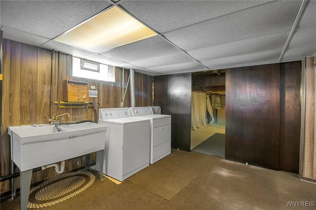 4 Windtree Lane, West Seneca, New York 14224, West Seneca, New York 14224, 4 Bedrooms Bedrooms, 8 Rooms Rooms,1 BathroomBathrooms,Residential,For Sale,4 Windtree Lane, West Seneca, New York 14224,0,B1645437