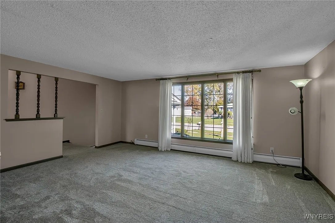 4 Windtree Lane, West Seneca, New York 14224, West Seneca, New York 14224, 4 Bedrooms Bedrooms, 8 Rooms Rooms,1 BathroomBathrooms,Residential,For Sale,4 Windtree Lane, West Seneca, New York 14224,0,B1645437