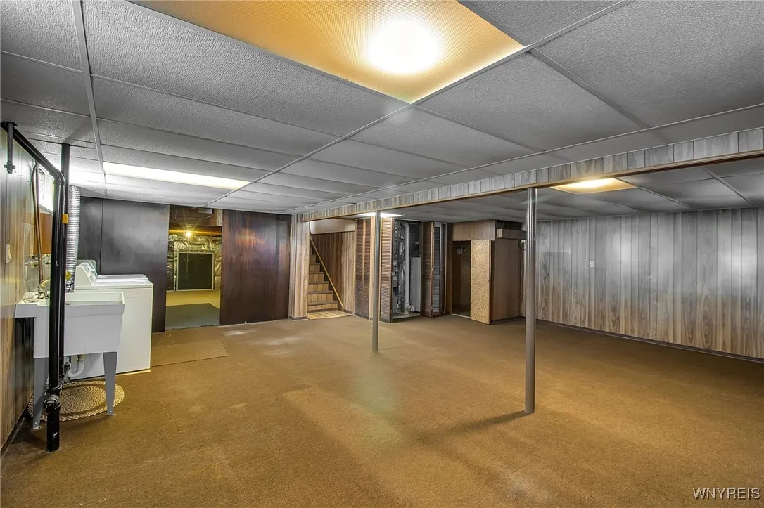 4 Windtree Lane, West Seneca, New York 14224, West Seneca, New York 14224, 4 Bedrooms Bedrooms, 8 Rooms Rooms,1 BathroomBathrooms,Residential,For Sale,4 Windtree Lane, West Seneca, New York 14224,0,B1645437