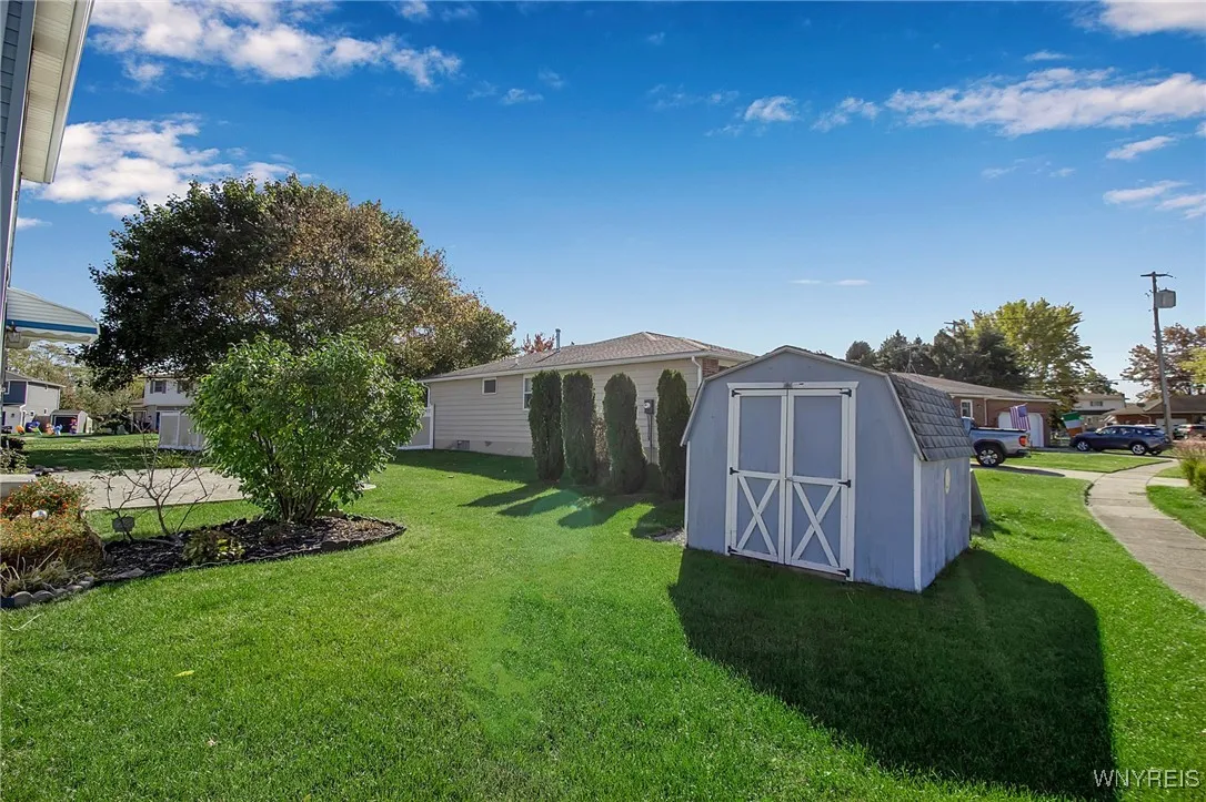 4 Windtree Lane, West Seneca, New York 14224, West Seneca, New York 14224, 4 Bedrooms Bedrooms, 8 Rooms Rooms,1 BathroomBathrooms,Residential,For Sale,4 Windtree Lane, West Seneca, New York 14224,0,B1645437