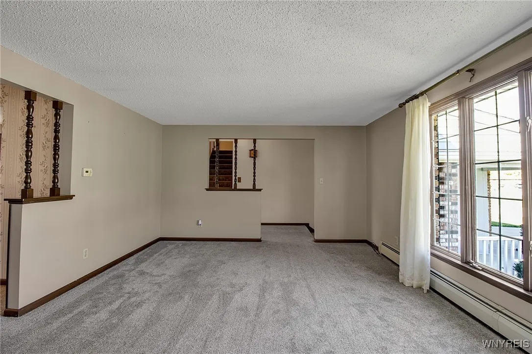 4 Windtree Lane, West Seneca, New York 14224, West Seneca, New York 14224, 4 Bedrooms Bedrooms, 8 Rooms Rooms,1 BathroomBathrooms,Residential,For Sale,4 Windtree Lane, West Seneca, New York 14224,0,B1645437