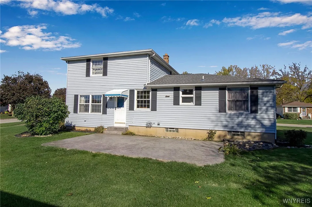 4 Windtree Lane, West Seneca, New York 14224, West Seneca, New York 14224, 4 Bedrooms Bedrooms, 8 Rooms Rooms,1 BathroomBathrooms,Residential,For Sale,4 Windtree Lane, West Seneca, New York 14224,0,B1645437