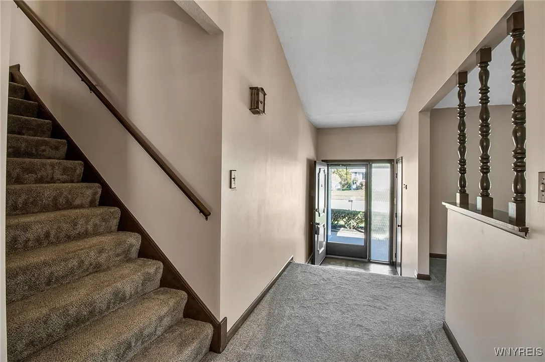 Extra wide foyer