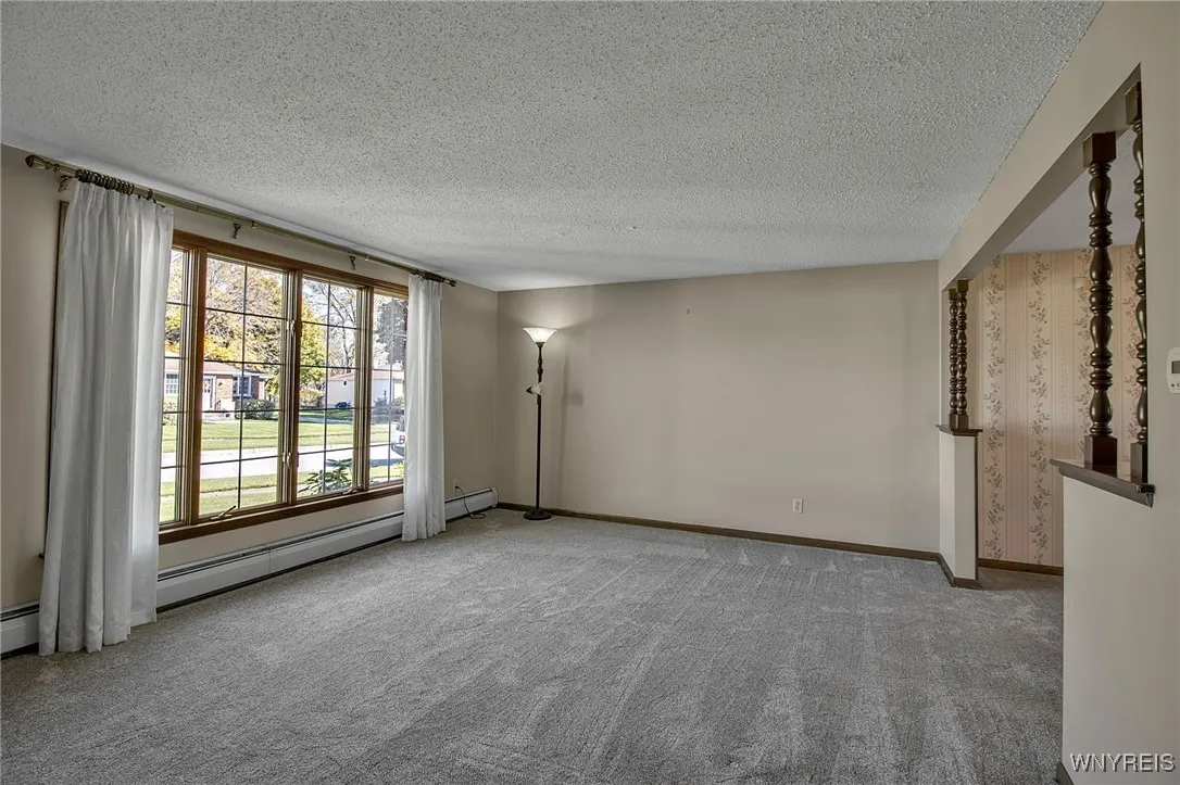 4 Windtree Lane, West Seneca, New York 14224, West Seneca, New York 14224, 4 Bedrooms Bedrooms, 8 Rooms Rooms,1 BathroomBathrooms,Residential,For Sale,4 Windtree Lane, West Seneca, New York 14224,0,B1645437