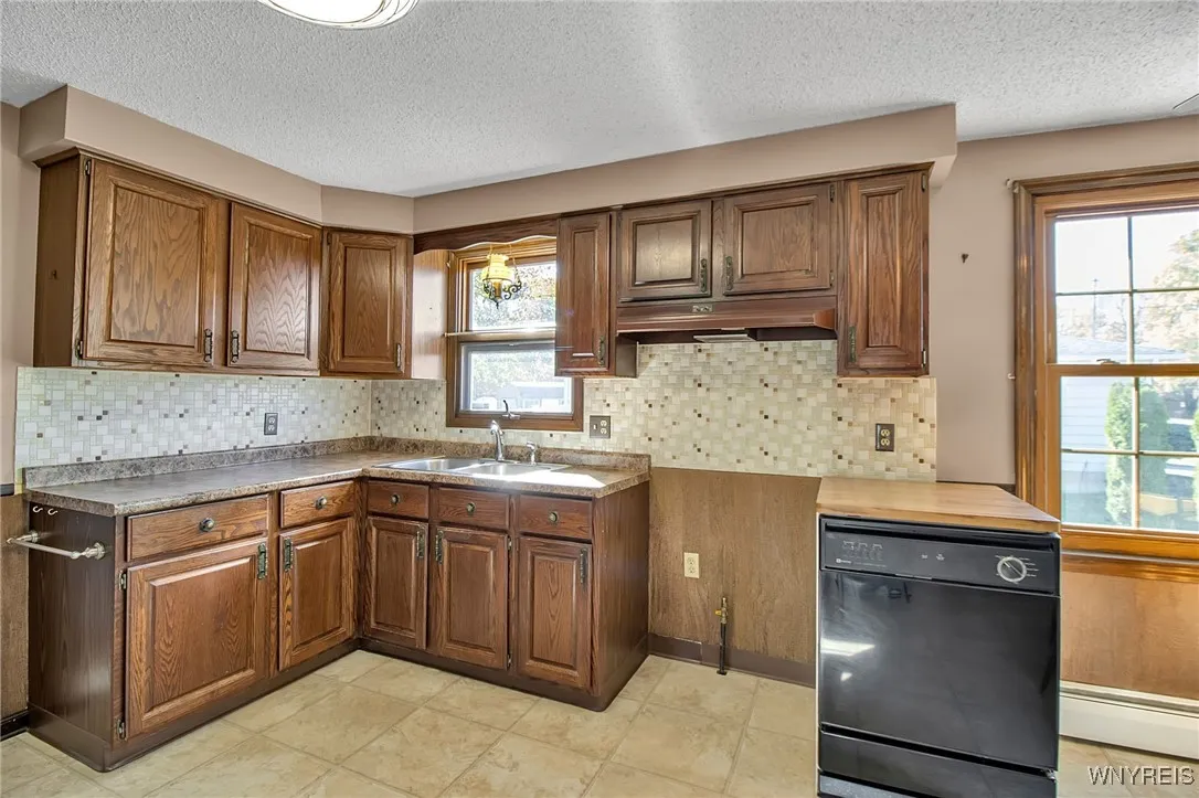 4 Windtree Lane, West Seneca, New York 14224, West Seneca, New York 14224, 4 Bedrooms Bedrooms, 8 Rooms Rooms,1 BathroomBathrooms,Residential,For Sale,4 Windtree Lane, West Seneca, New York 14224,0,B1645437