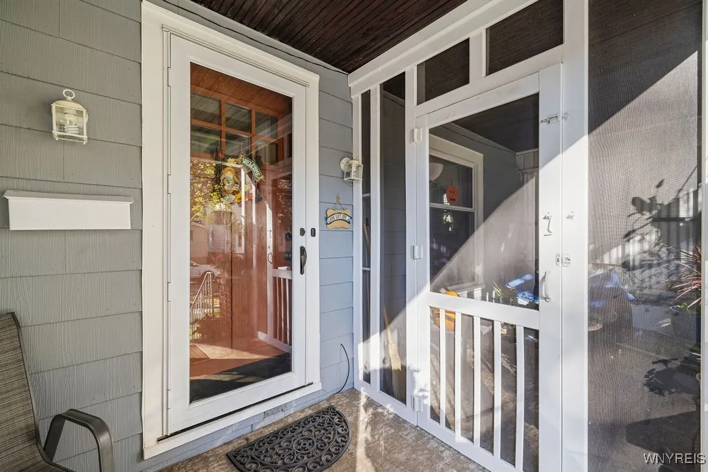 2254 Cleveland Avenue, Niagara Falls, New York 143, Niagara Falls, New York 14305, 3 Bedrooms Bedrooms, 7 Rooms Rooms,1 BathroomBathrooms,Residential,For Sale,2254 Cleveland Avenue, Niagara Falls, New York 143,0,B1644816