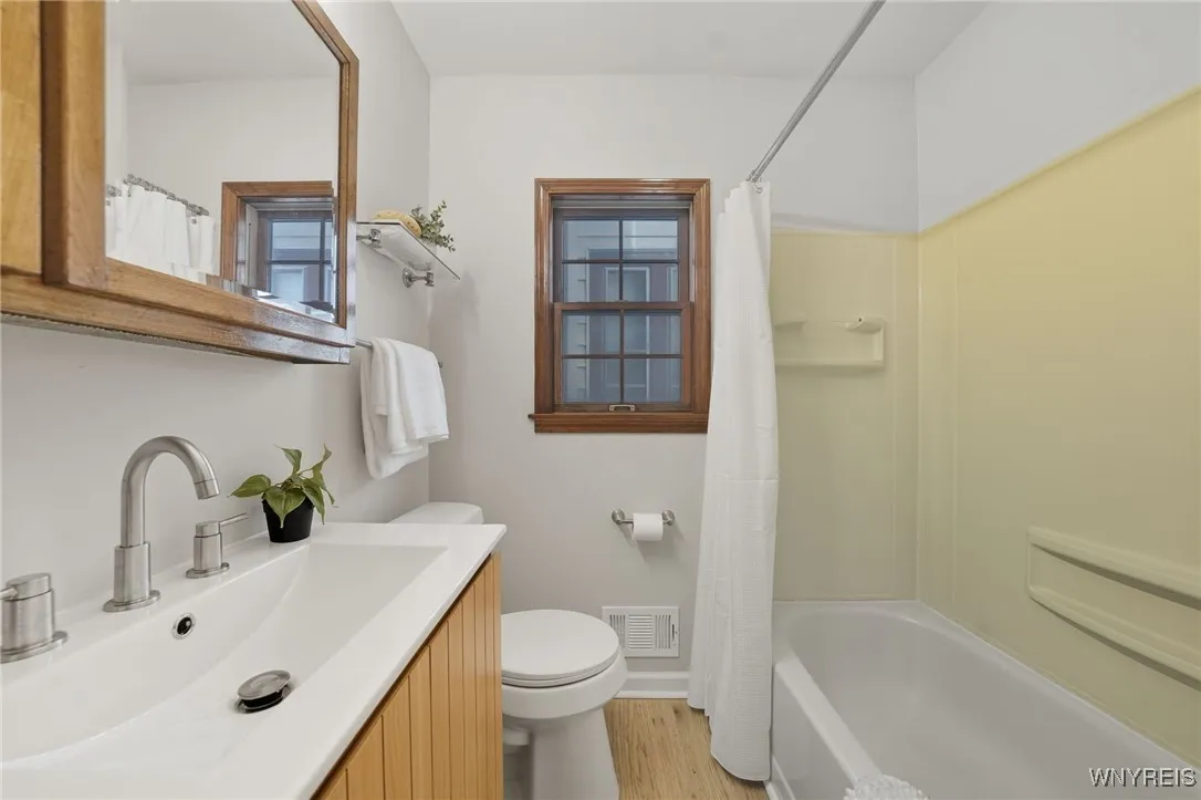 150 Englewood Avenue, Buffalo, New York 14214, Buffalo, New York 14214, 6 Bedrooms Bedrooms, ,2 BathroomsBathrooms,Residential,For Sale,150 Englewood Avenue, Buffalo, New York 14214,0,B1645023