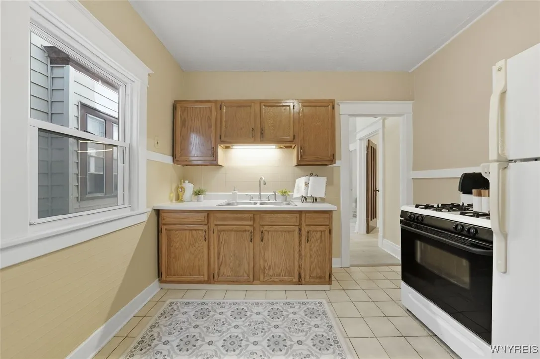 150 Englewood Avenue, Buffalo, New York 14214, Buffalo, New York 14214, 6 Bedrooms Bedrooms, ,2 BathroomsBathrooms,Residential,For Sale,150 Englewood Avenue, Buffalo, New York 14214,0,B1645023