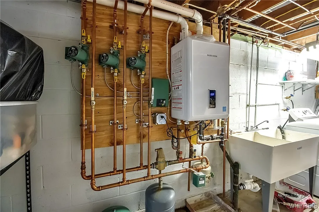 3725 Sowles Road, Hamburg, New York 14075, Hamburg, New York 14075, 3 Bedrooms Bedrooms, 10 Rooms Rooms,1 BathroomBathrooms,Residential,For Sale,3725 Sowles Road, Hamburg, New York 14075,0,B1645938