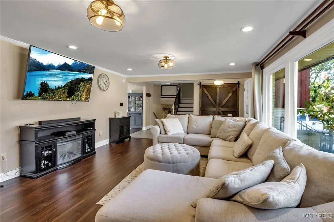 3725 Sowles Road, Hamburg, New York 14075, Hamburg, New York 14075, 3 Bedrooms Bedrooms, 10 Rooms Rooms,1 BathroomBathrooms,Residential,For Sale,3725 Sowles Road, Hamburg, New York 14075,0,B1645938