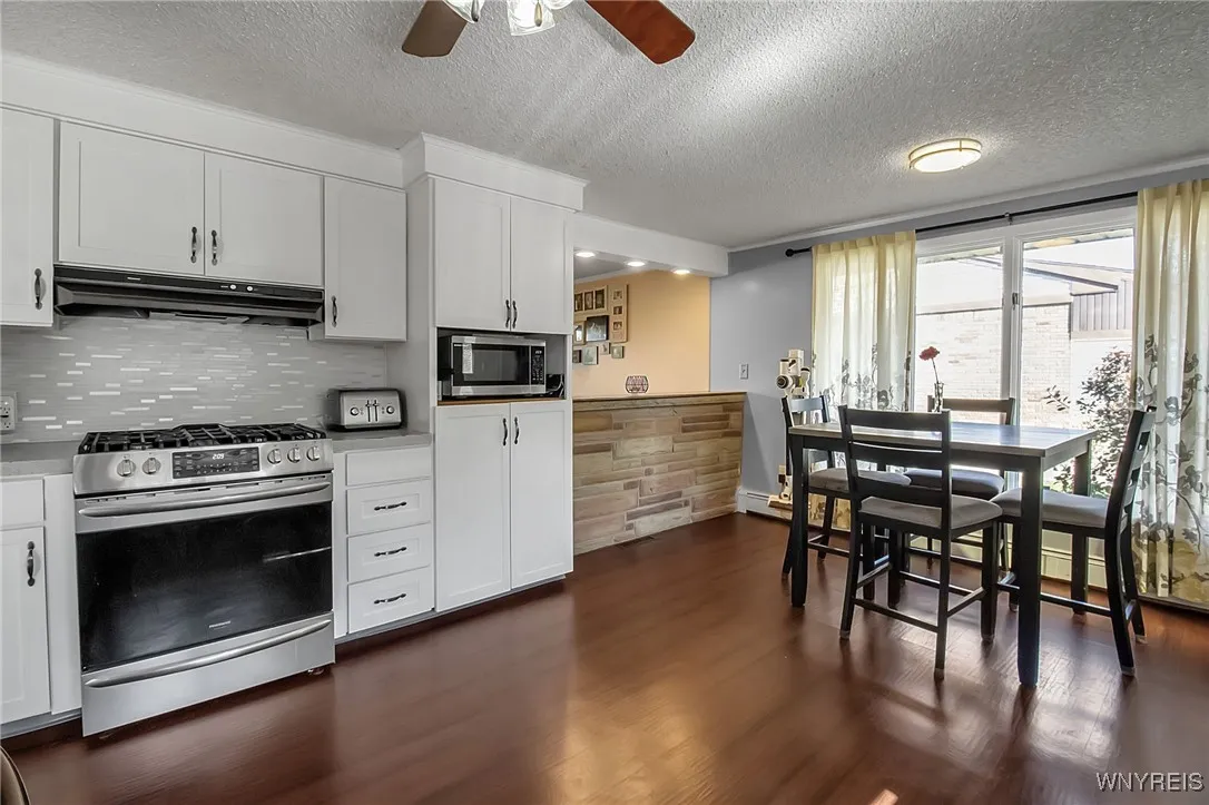 3725 Sowles Road, Hamburg, New York 14075, Hamburg, New York 14075, 3 Bedrooms Bedrooms, 10 Rooms Rooms,1 BathroomBathrooms,Residential,For Sale,3725 Sowles Road, Hamburg, New York 14075,0,B1645938