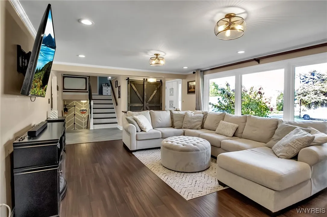 3725 Sowles Road, Hamburg, New York 14075, Hamburg, New York 14075, 3 Bedrooms Bedrooms, 10 Rooms Rooms,1 BathroomBathrooms,Residential,For Sale,3725 Sowles Road, Hamburg, New York 14075,0,B1645938