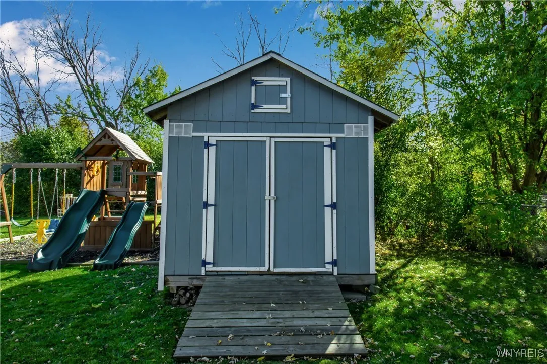 3725 Sowles Road, Hamburg, New York 14075, Hamburg, New York 14075, 3 Bedrooms Bedrooms, 10 Rooms Rooms,1 BathroomBathrooms,Residential,For Sale,3725 Sowles Road, Hamburg, New York 14075,0,B1645938