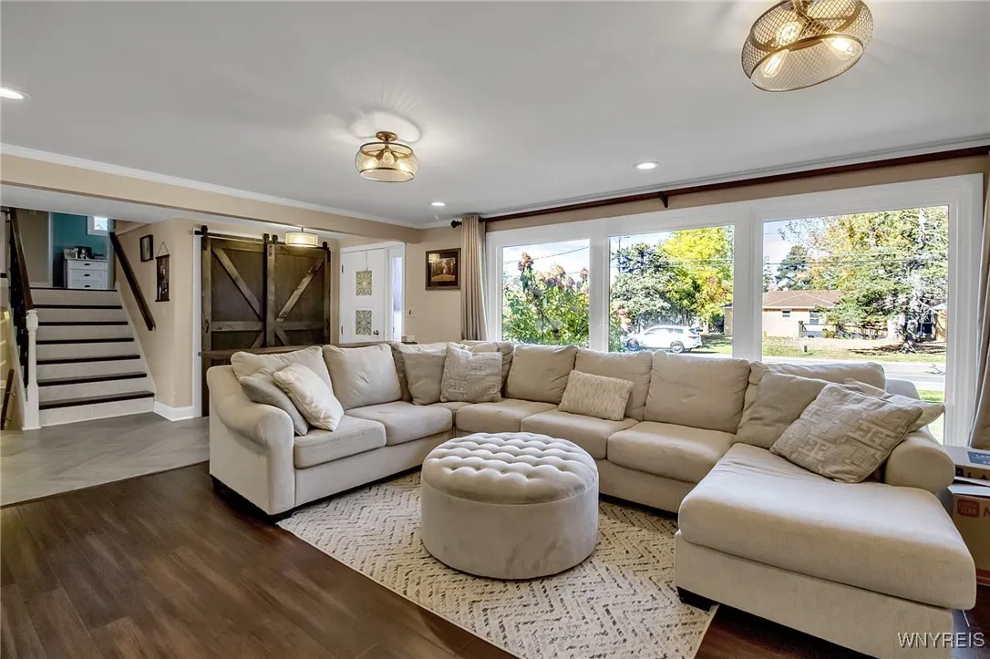 3725 Sowles Road, Hamburg, New York 14075, Hamburg, New York 14075, 3 Bedrooms Bedrooms, 10 Rooms Rooms,1 BathroomBathrooms,Residential,For Sale,3725 Sowles Road, Hamburg, New York 14075,0,B1645938