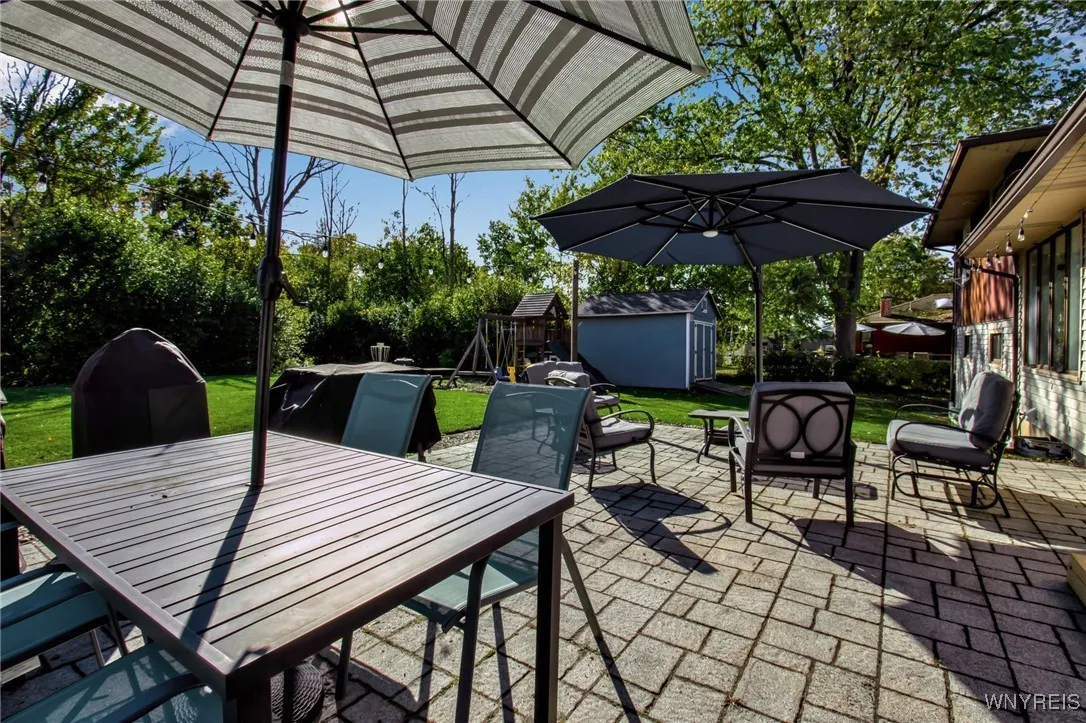 3725 Sowles Road, Hamburg, New York 14075, Hamburg, New York 14075, 3 Bedrooms Bedrooms, 10 Rooms Rooms,1 BathroomBathrooms,Residential,For Sale,3725 Sowles Road, Hamburg, New York 14075,0,B1645938