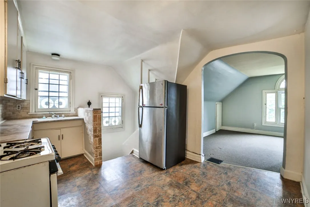 346 Woodward Avenue, Buffalo, New York 14214, Buffalo, New York 14214, 6 Bedrooms Bedrooms, ,3 BathroomsBathrooms,Residential,For Sale,346 Woodward Avenue, Buffalo, New York 14214,0,B1645871