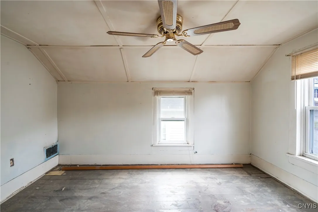 611 Vine Street, Syracuse, New York 13203, Syracuse, New York 13203, 3 Bedrooms Bedrooms, 7 Rooms Rooms,2 BathroomsBathrooms,Residential,For Sale,611 Vine Street, Syracuse, New York 13203,0,S1644105