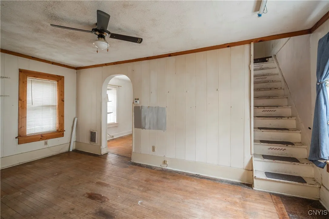 611 Vine Street, Syracuse, New York 13203, Syracuse, New York 13203, 3 Bedrooms Bedrooms, 7 Rooms Rooms,2 BathroomsBathrooms,Residential,For Sale,611 Vine Street, Syracuse, New York 13203,0,S1644105