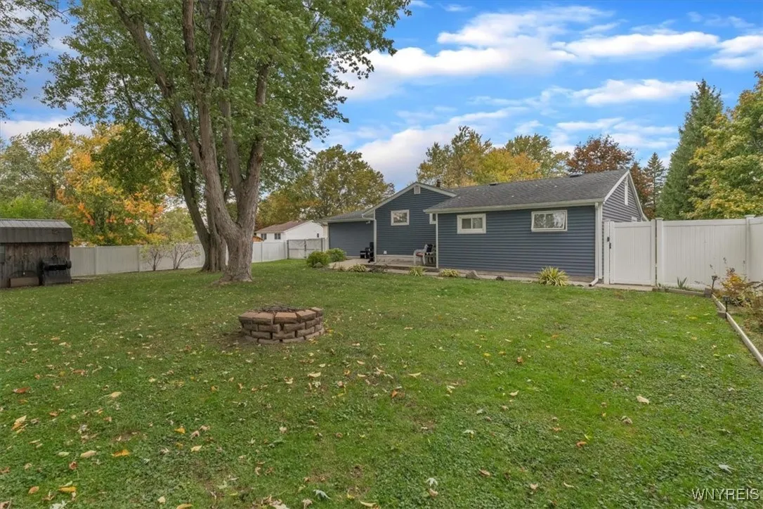 1297 East And West Road, West Seneca, New York 142, West Seneca, New York 14224, 4 Bedrooms Bedrooms, 7 Rooms Rooms,1 BathroomBathrooms,Residential,Closed,1297 East And West Road, West Seneca, New York 142,0,B1645144