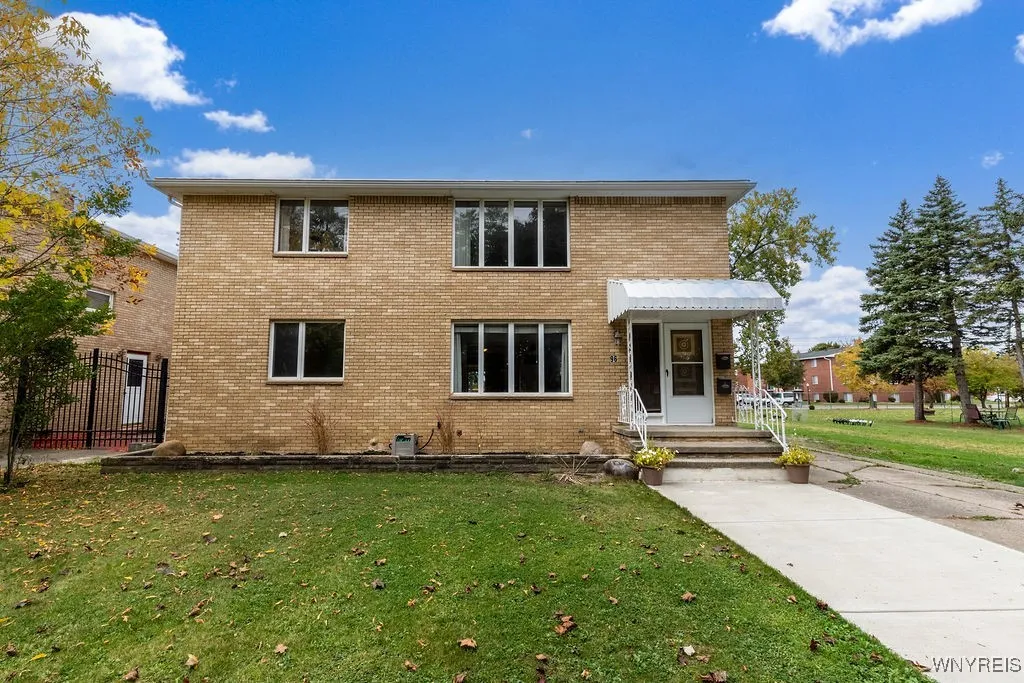 96 Jasmine Avenue, West Seneca, New York 14224, West Seneca, New York 14224, 5 Bedrooms Bedrooms, ,2 BathroomsBathrooms,Residential,Closed,96 Jasmine Avenue, West Seneca, New York 14224,0,B1645406